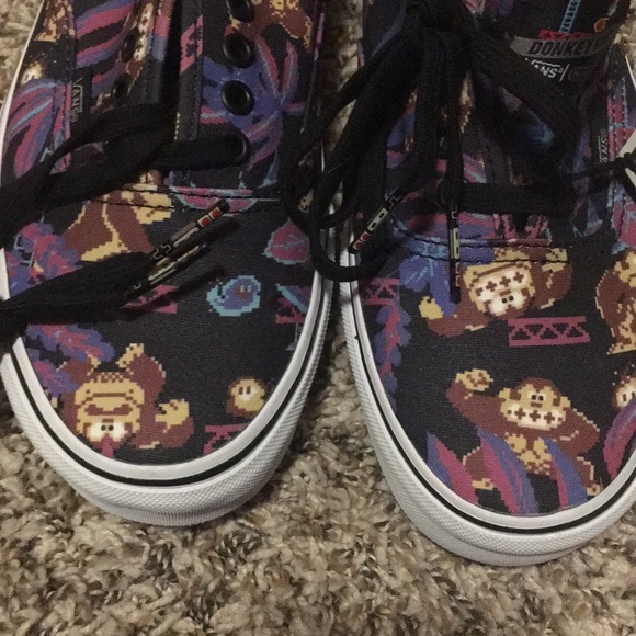 Vans Authentic Nintendo Donkey Kong Vans - Picture 3 of 6